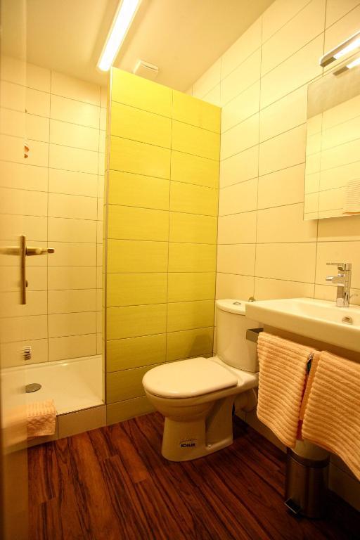 Hotel Restaurant Zum Schlossberg Wadern Room photo