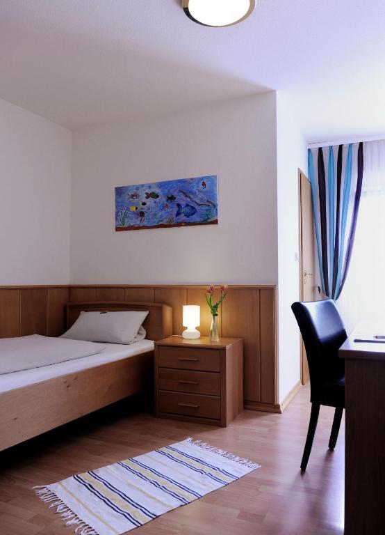 Hotel Restaurant Zum Schlossberg Wadern Exterior photo
